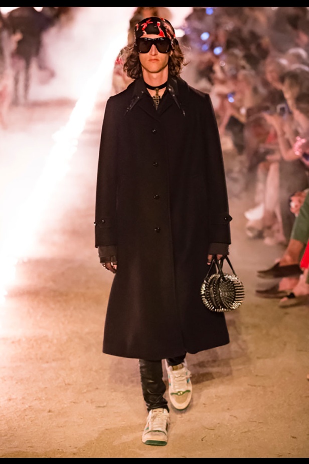 مجموعة Gucci كروز 2019.. مزج بين الأزياء المدنية الرياضية والتصاميم القوطية والدينية