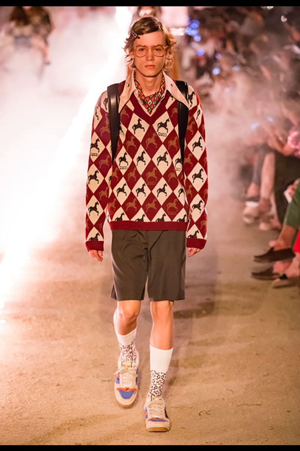 مجموعة Gucci كروز 2019.. مزج بين الأزياء المدنية الرياضية والتصاميم القوطية والدينية