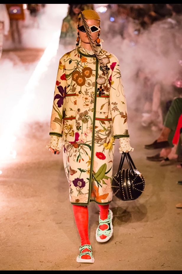 مجموعة Gucci كروز 2019.. مزج بين الأزياء المدنية الرياضية والتصاميم القوطية والدينية
