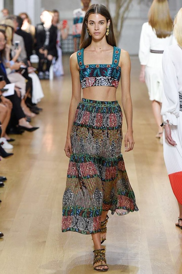 مجموعة اوسكار دي لا رنتا لموسم ربيع وصيف 2017