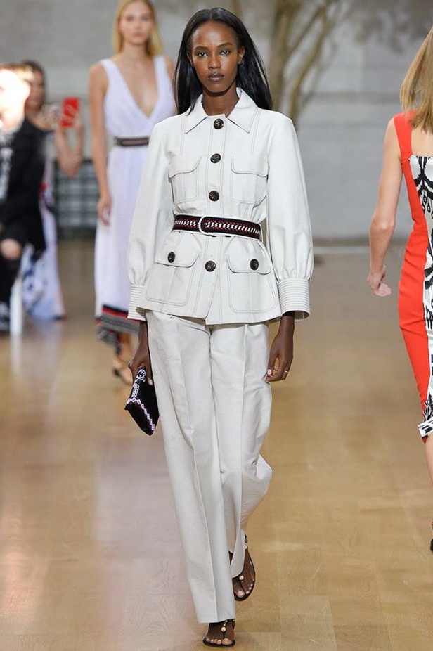 مجموعة اوسكار دي لا رنتا لموسم ربيع وصيف 2017