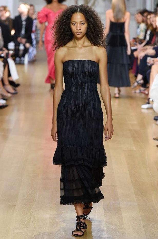 مجموعة اوسكار دي لا رنتا لموسم ربيع وصيف 2017