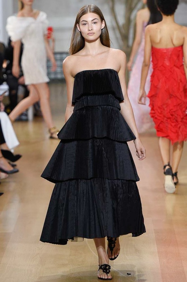 مجموعة اوسكار دي لا رنتا لموسم ربيع وصيف 2017