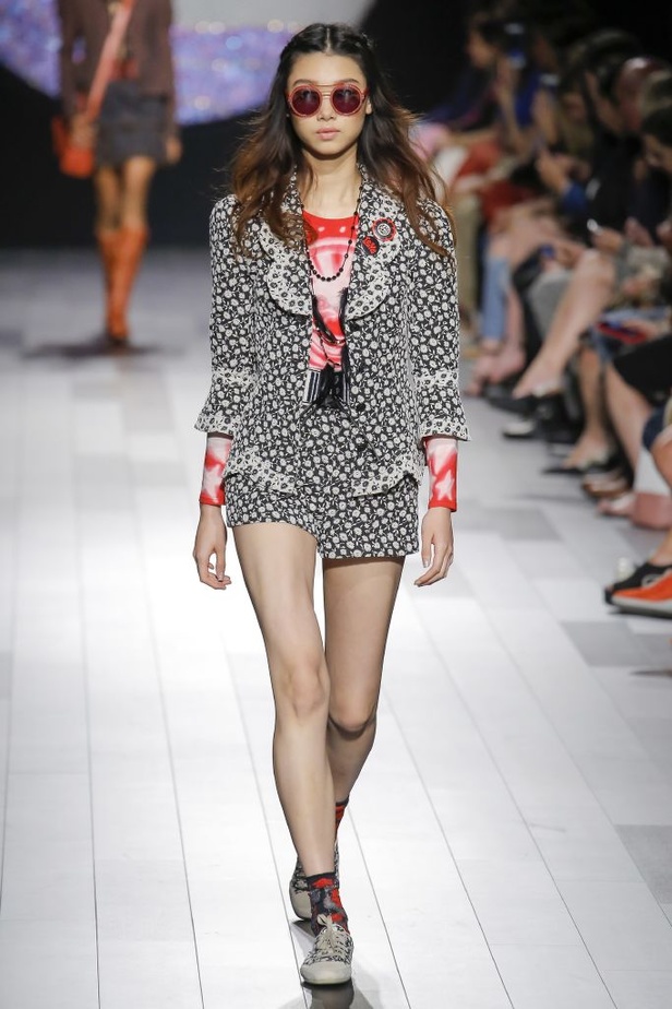 مجموعة Anna Sui لربيع وصيف 2018