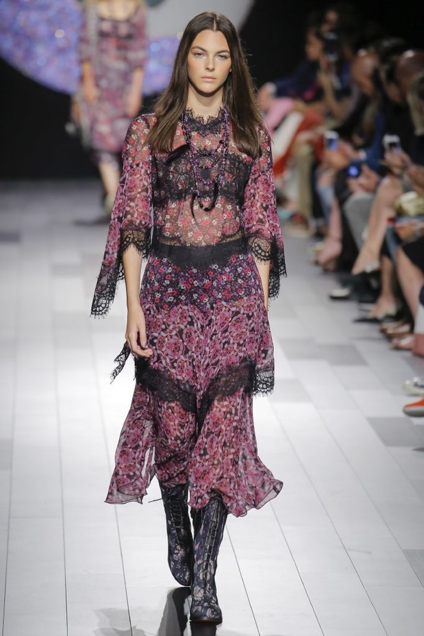 مجموعة Anna Sui لربيع وصيف 2018