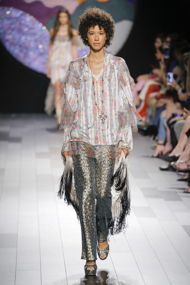 مجموعة Anna Sui لربيع وصيف 2018