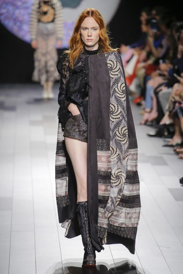 مجموعة Anna Sui لربيع وصيف 2018