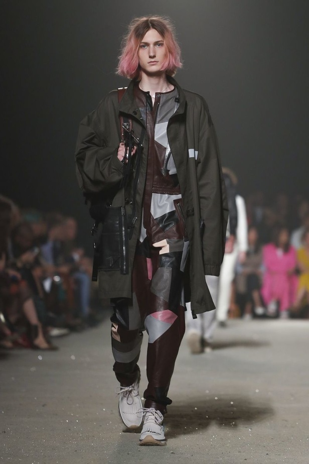 عرض ازياء كوتش لموسم ربيع وصيف 2019