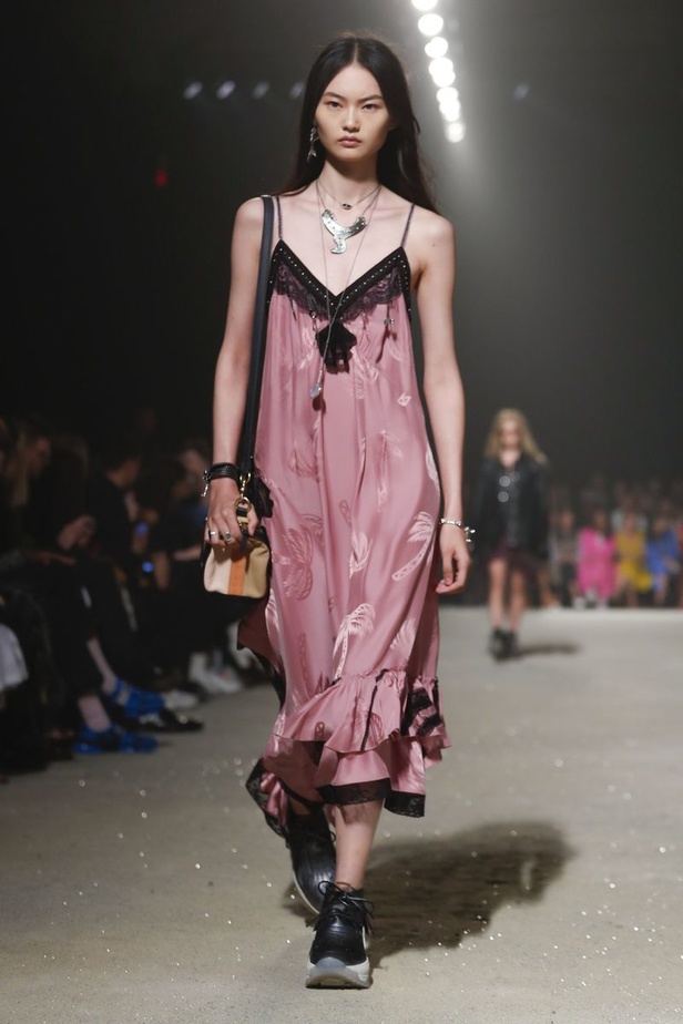 عرض ازياء كوتش لموسم ربيع وصيف 2019