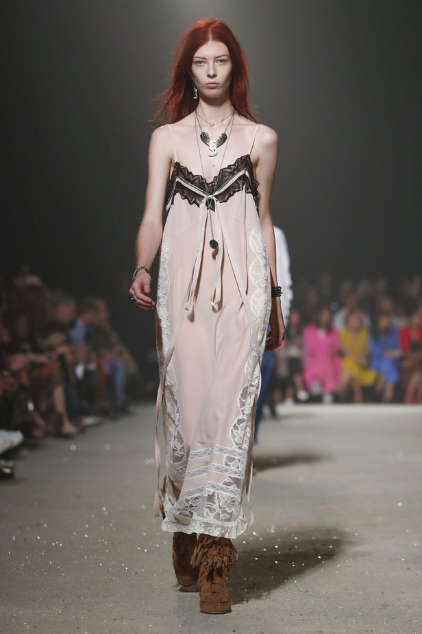 عرض ازياء كوتش لموسم ربيع وصيف 2019