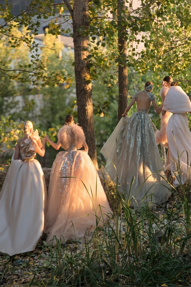 مجموعة ايلي صعب للهوت كوتور خريف وشتاء 2020 بعنوان بيروت نبع الحياة