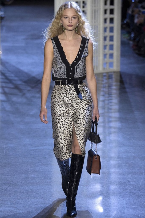 عرض Altuzarra للألبسة الجاهزة خريف شتاء 2016