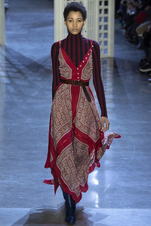 عرض Altuzarra للألبسة الجاهزة خريف شتاء 2016