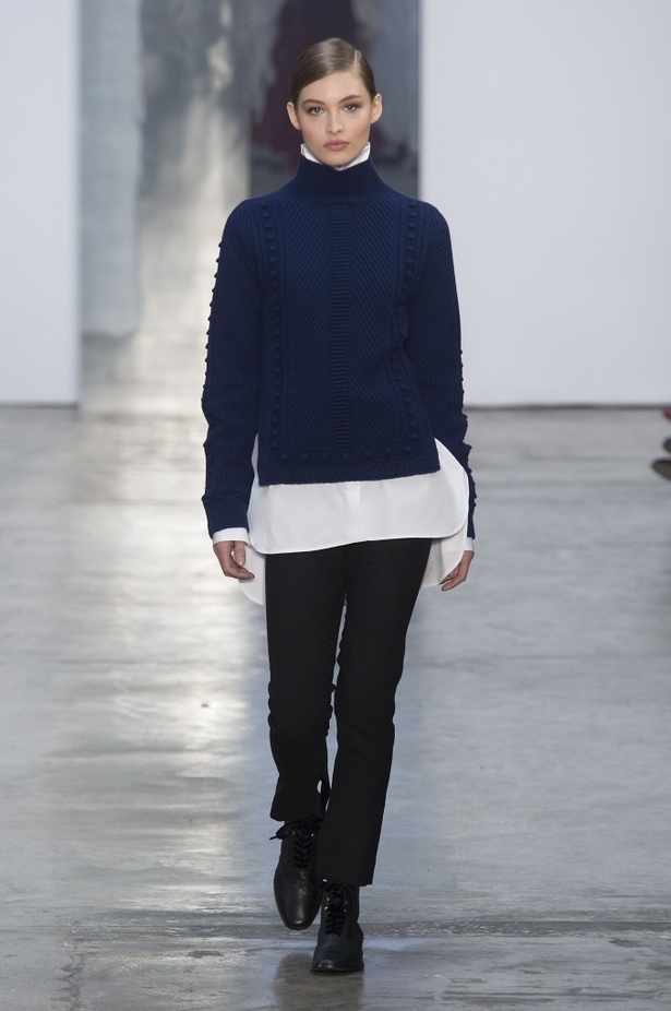 كارولينا هيريرا تقدّم تصاميم كلاسيكية لخريف وشتاء 2017