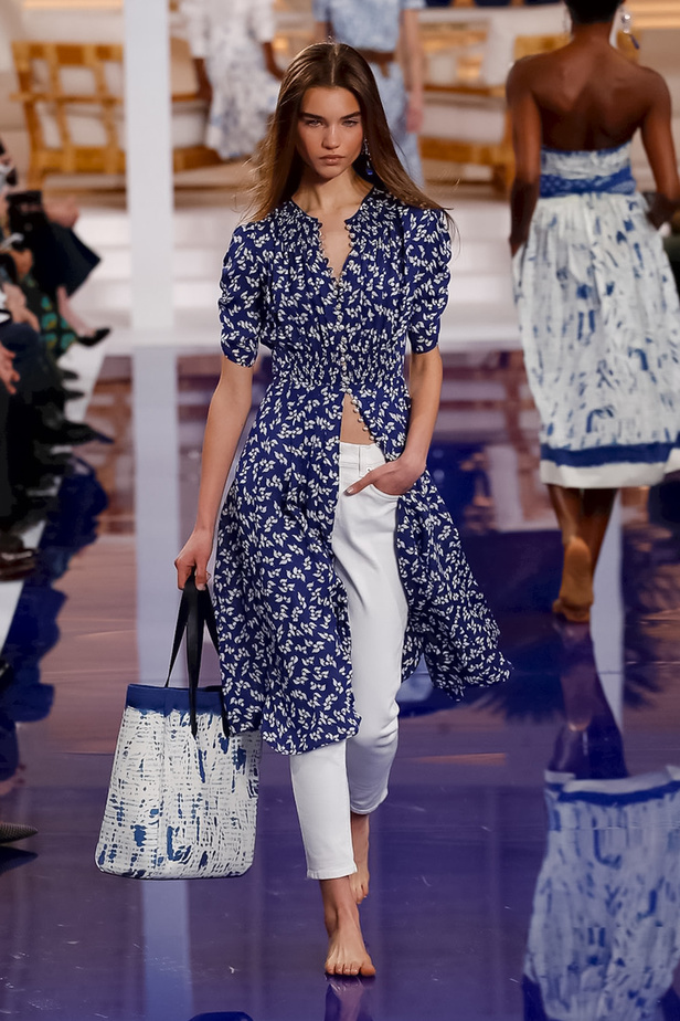 عرض أزياء رالف لورين مباشرة من أسبوع نيويورك للموضة