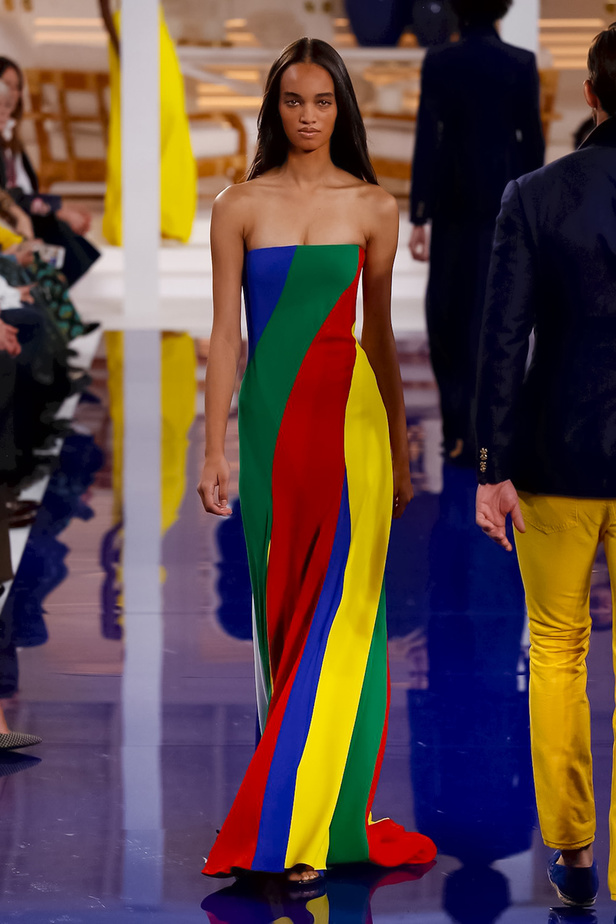 عرض أزياء رالف لورين مباشرة من أسبوع نيويورك للموضة