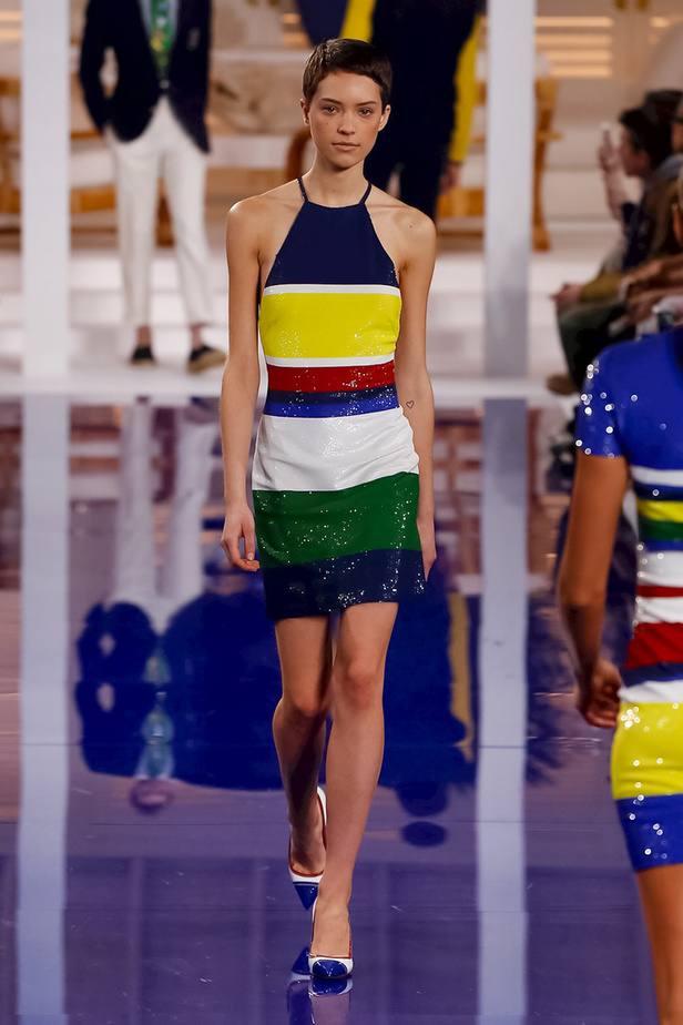 عرض أزياء رالف لورين مباشرة من أسبوع نيويورك للموضة