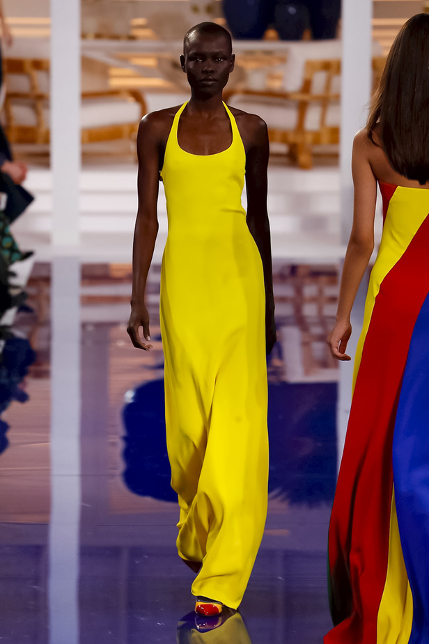 عرض أزياء رالف لورين مباشرة من أسبوع نيويورك للموضة