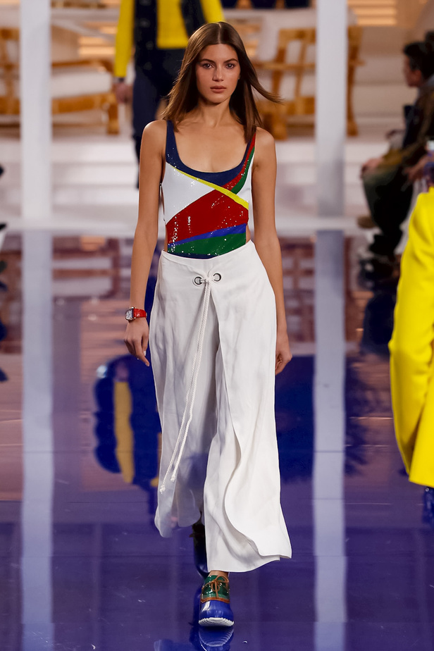 عرض أزياء رالف لورين مباشرة من أسبوع نيويورك للموضة