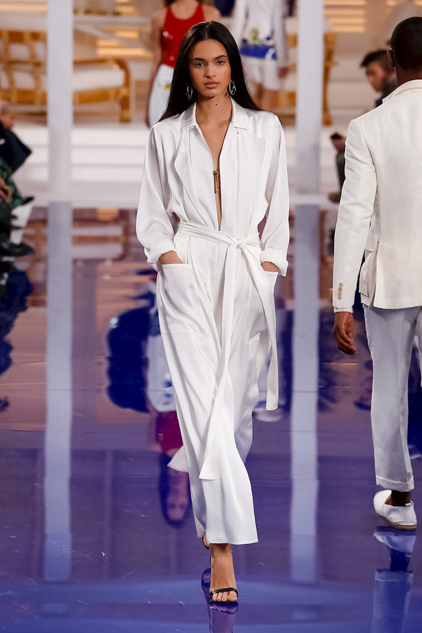 عرض أزياء رالف لورين مباشرة من أسبوع نيويورك للموضة