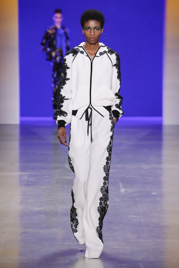 عرض أزياء Naeem Khan لخريف وشتاء ٢٠١٩ !