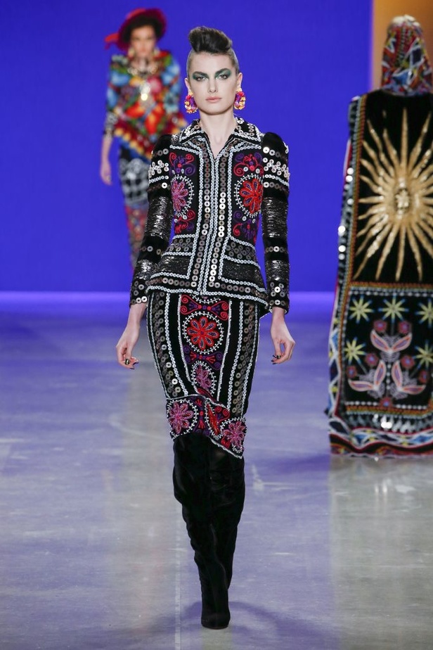 عرض أزياء Naeem Khan لخريف وشتاء ٢٠١٩ !