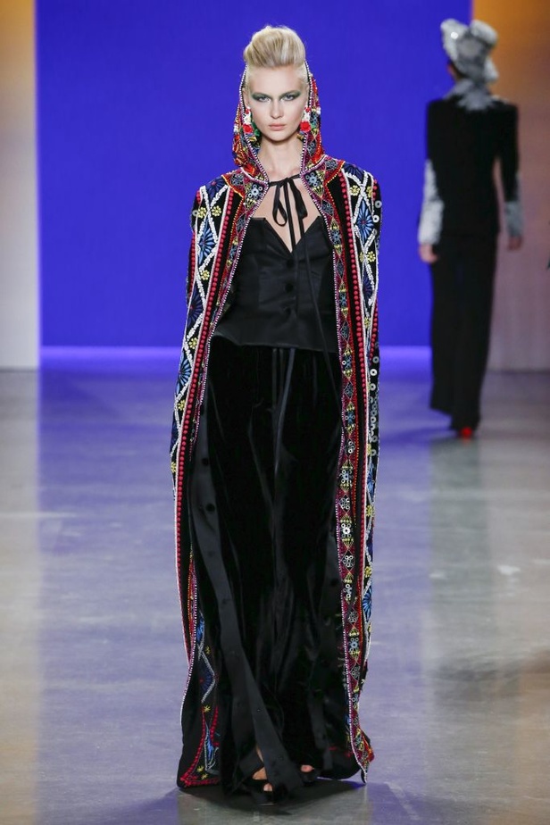 عرض أزياء Naeem Khan لخريف وشتاء ٢٠١٩ !