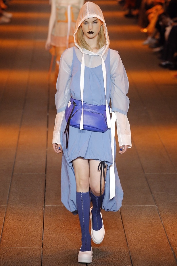 مجموعة DKNY لربيع وصيف 2017..