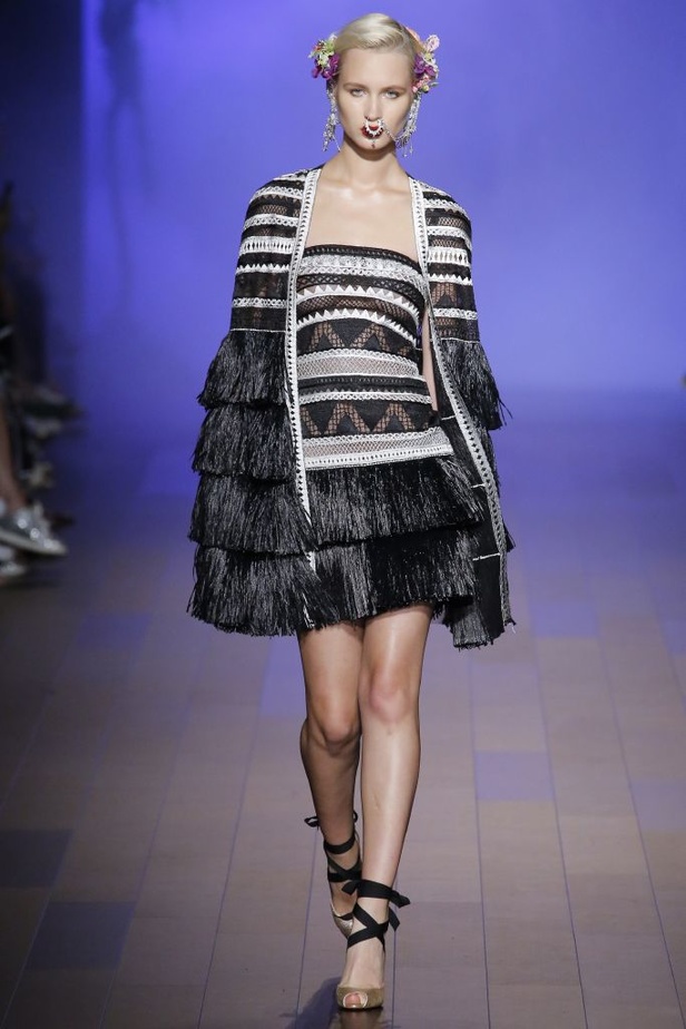 مجموعة نعيم خان Naeem Khan لربيع وصيف 2018