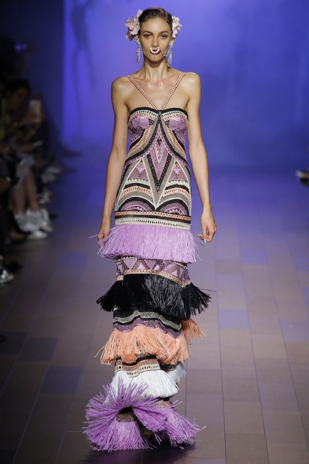 مجموعة نعيم خان Naeem Khan لربيع وصيف 2018