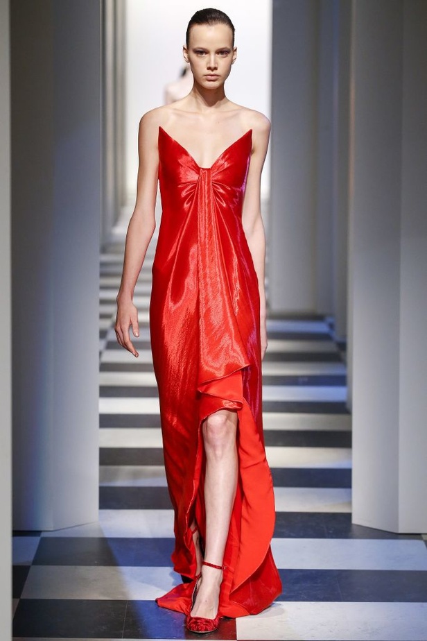 مجموعة اوسكار دي لارنتا لخريف 2017