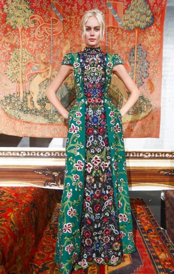 أزياء متعددة الألوان من أليس أند أوليفيا لخريف وشتاء 2017