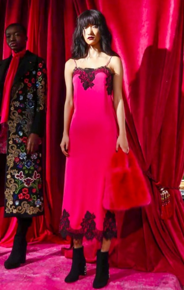 أزياء متعددة الألوان من أليس أند أوليفيا لخريف وشتاء 2017