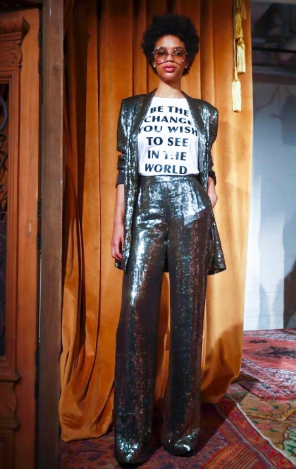 أزياء متعددة الألوان من أليس أند أوليفيا لخريف وشتاء 2017