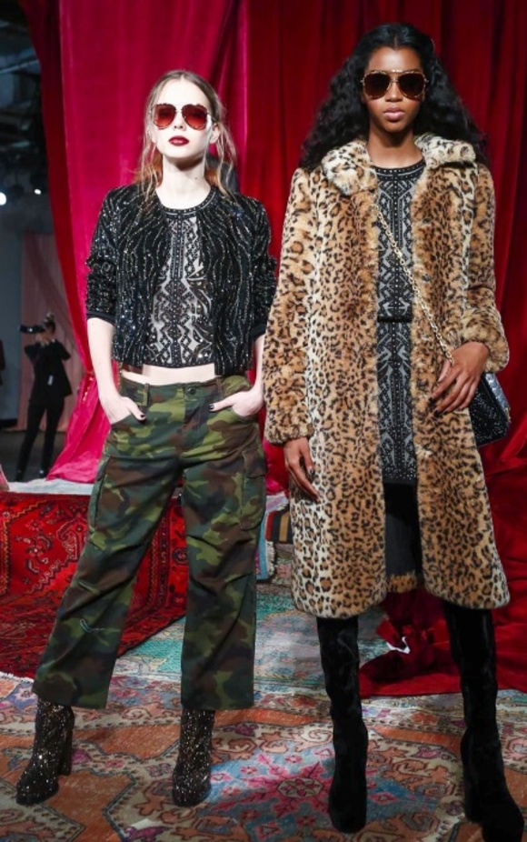 أزياء متعددة الألوان من أليس أند أوليفيا لخريف وشتاء 2017