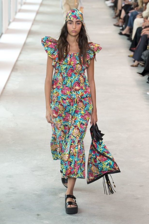 مجموعة مايكل كورس للألبسة الجاهزة لربيع 2019