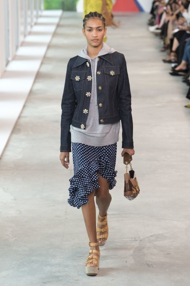 مجموعة مايكل كورس للألبسة الجاهزة لربيع 2019