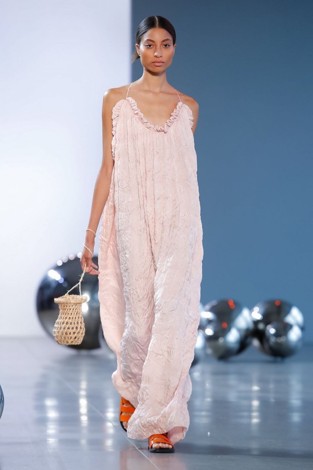 عرض أزياء نون باي نور لموسم ربيع وصيف 2020