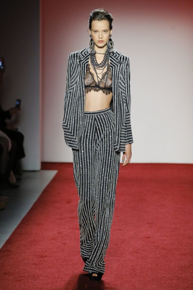 عرض أزياء نعيم خان لخريف وشتاء 2017