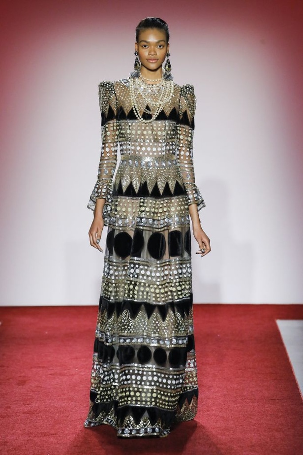 عرض أزياء نعيم خان لخريف وشتاء 2017