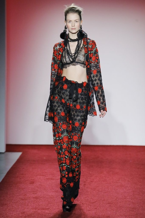 عرض أزياء نعيم خان لخريف وشتاء 2017