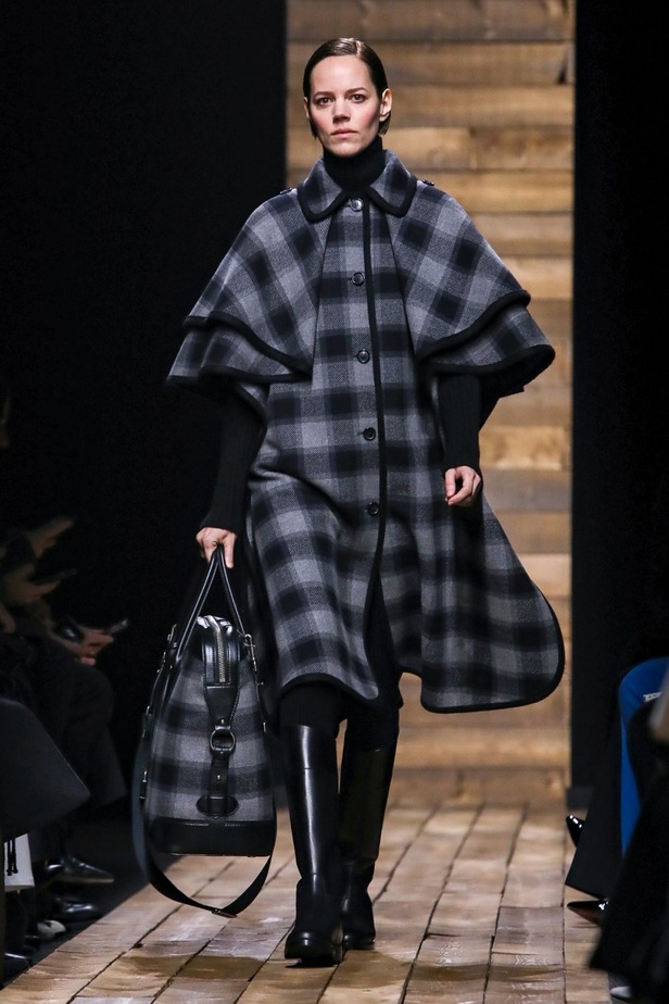  ازياء MICHAEL KORS لخريف وشتاء 2020-2021 خلال اسبوع الموضة في نيويورك 
