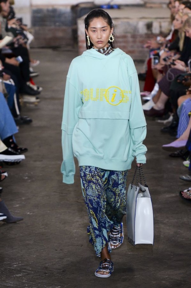 عرض أزياء House Of Holland لربيع ٢٠١٩ !