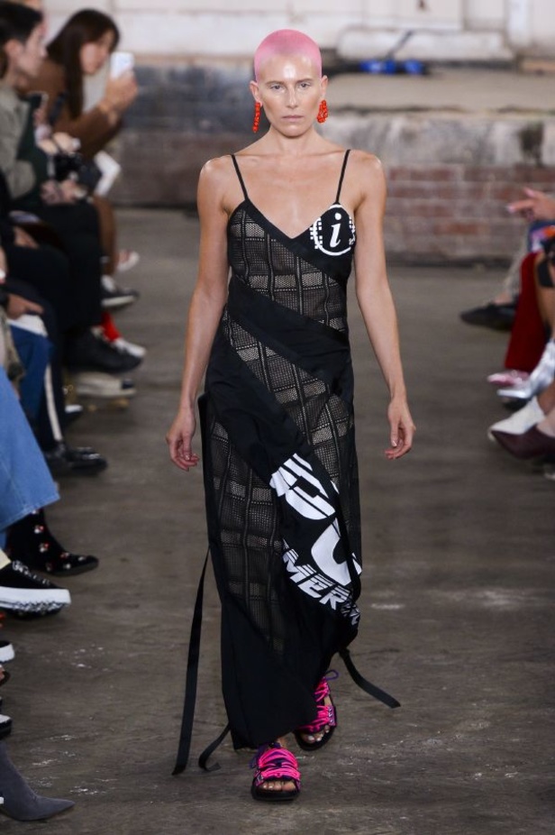 عرض أزياء House Of Holland لربيع ٢٠١٩ !