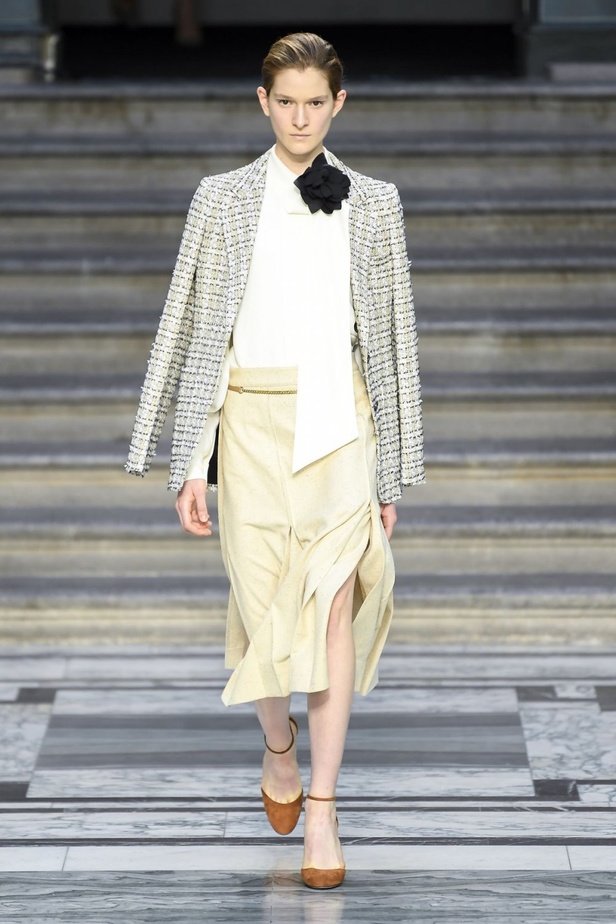 اسبوع الموضة في لندن 2019  عرض أزياء VICTORIA BECKHAM لربيع وصيف 2020