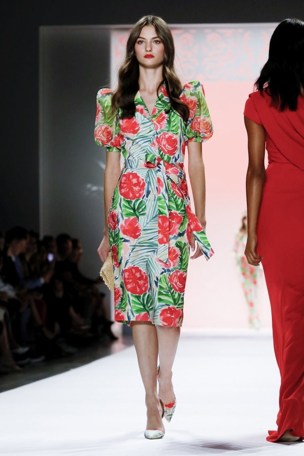 اسبوع الموضة في نيويورك 2019 عرض مجموعة  badgley mischka ربيع وصيف 2020