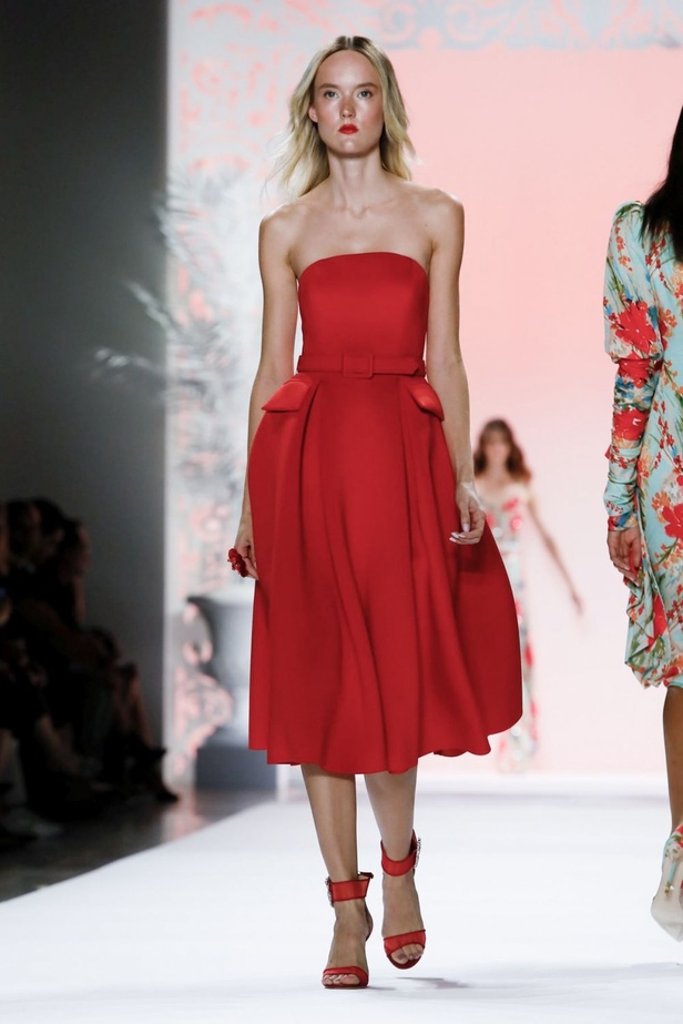 اسبوع الموضة في نيويورك 2019 عرض مجموعة  badgley mischka ربيع وصيف 2020