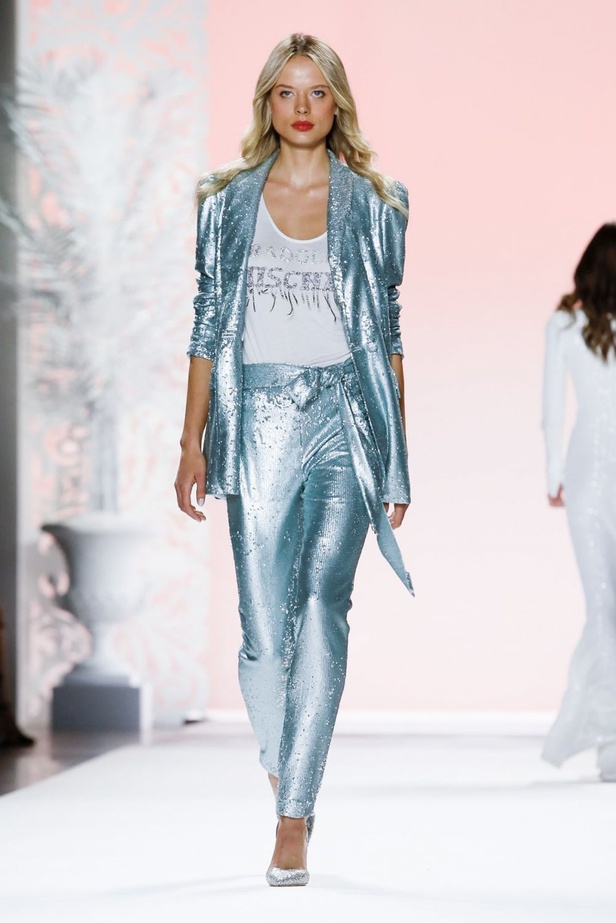 اسبوع الموضة في نيويورك 2019 عرض مجموعة  badgley mischka ربيع وصيف 2020