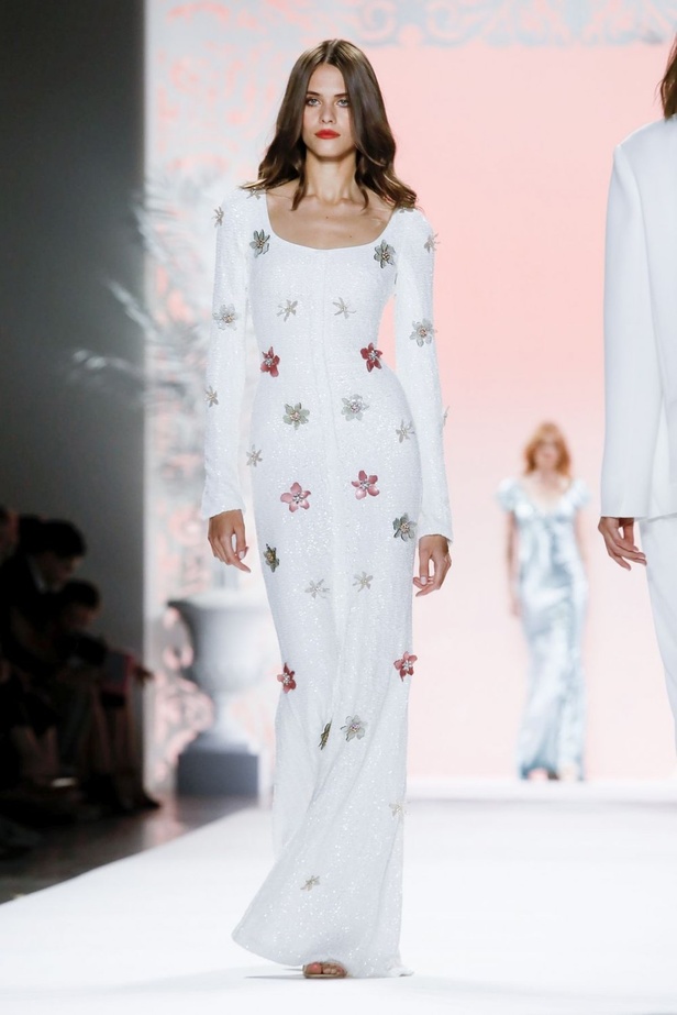 اسبوع الموضة في نيويورك 2019 عرض مجموعة  badgley mischka ربيع وصيف 2020