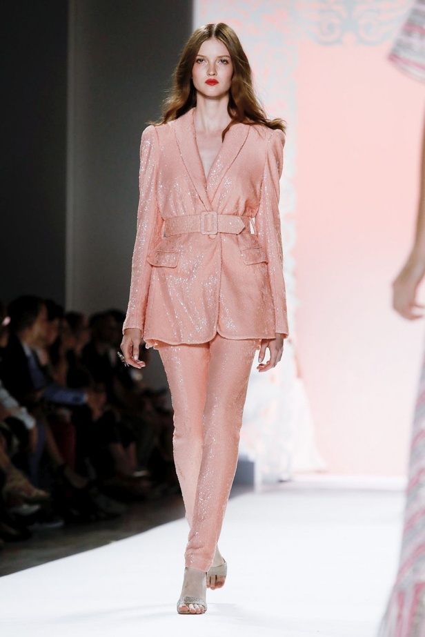 اسبوع الموضة في نيويورك 2019 عرض مجموعة  badgley mischka ربيع وصيف 2020